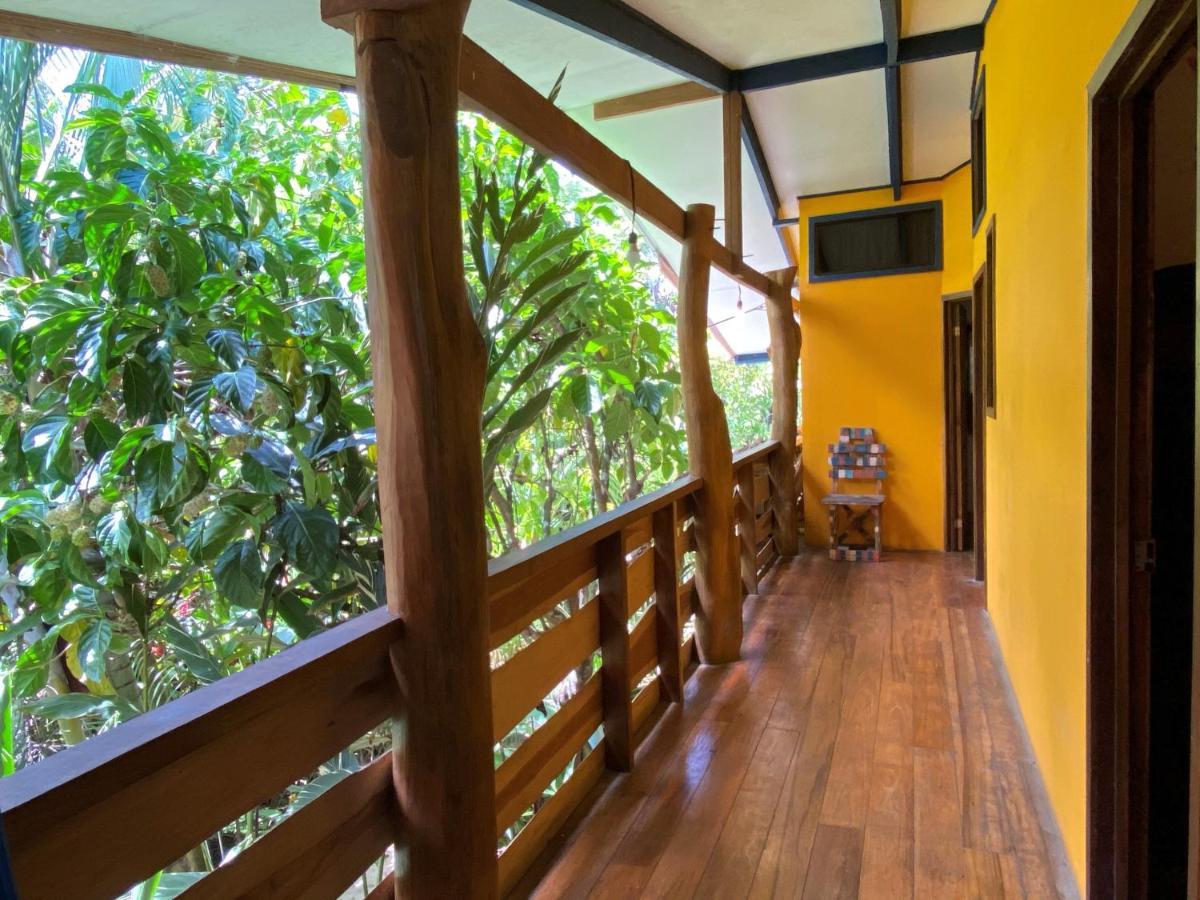 Playa 506 Beachfront Hostel Puerto Viejo de Talamanca Экстерьер фото