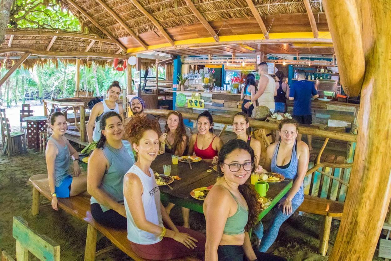 Playa 506 Beachfront Hostel Puerto Viejo de Talamanca Экстерьер фото