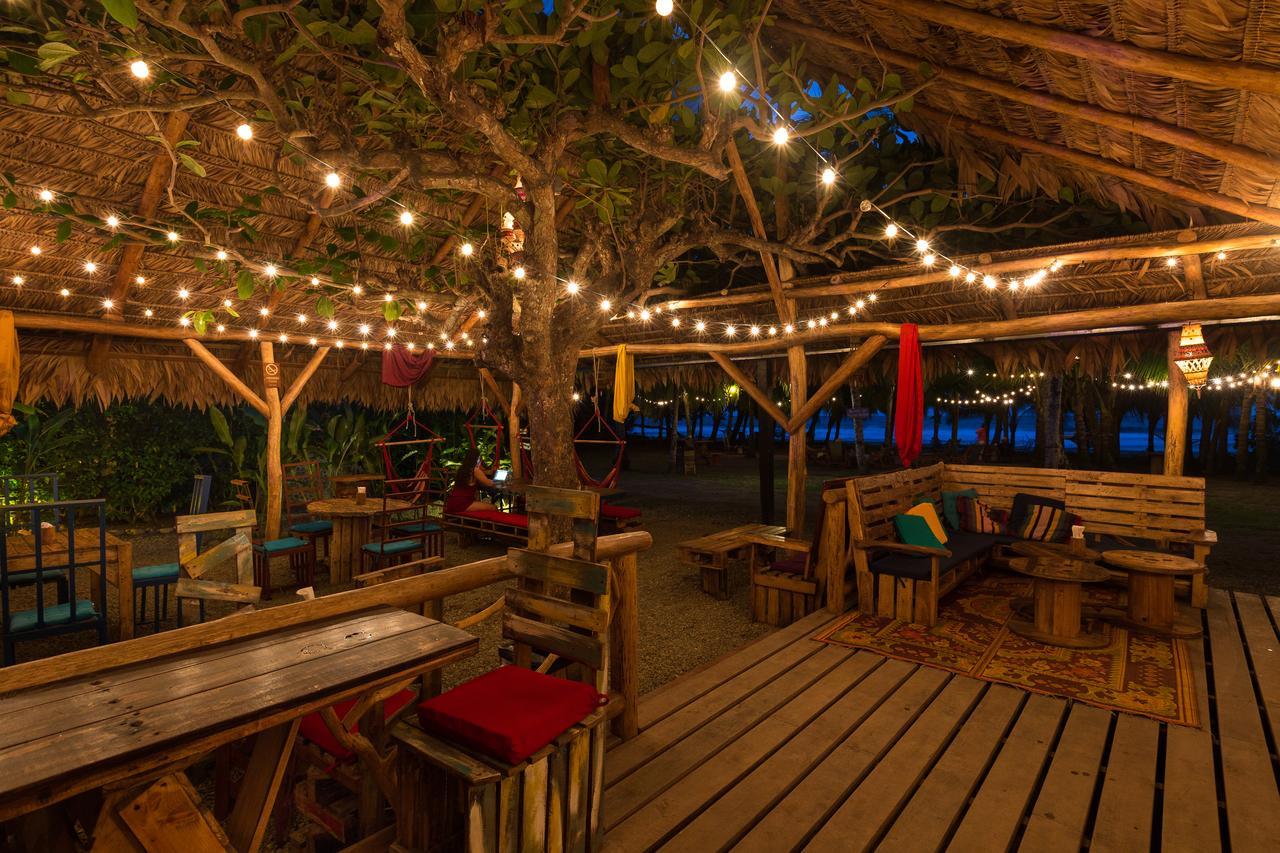 Playa 506 Beachfront Hostel Puerto Viejo de Talamanca Экстерьер фото